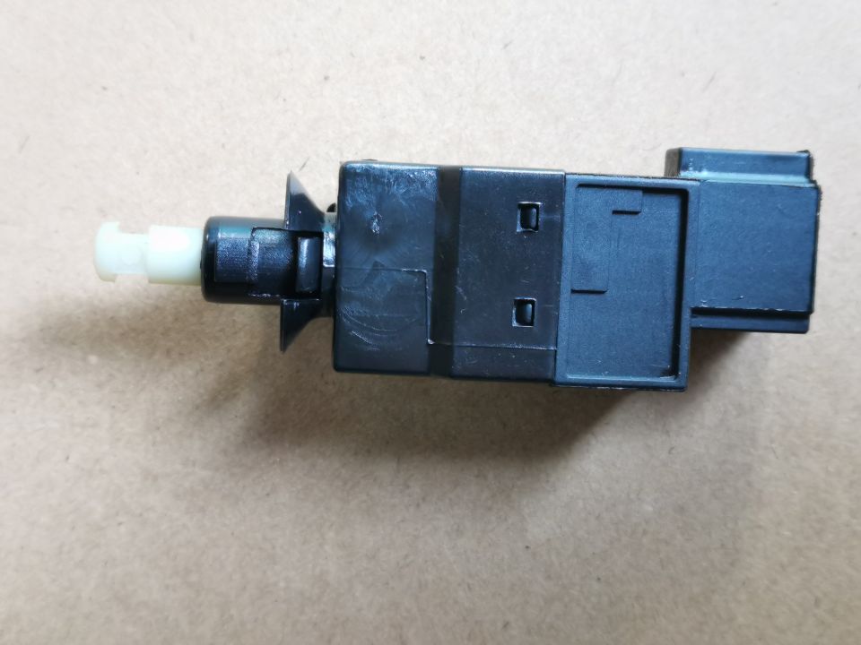 PartzBiz CE: SL0015452009-Brake Light Switch SL0015452009 PartzBiz CE: SL0015452009-Brake Light Switch SL0015452009