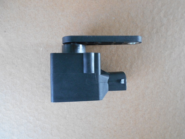 PartzBiz CE: SL37146784696-Front Headlight Level Sensor SL37146784696 PartzBiz CE: SL37146784696-Front Headlight Level Sensor SL37146784696