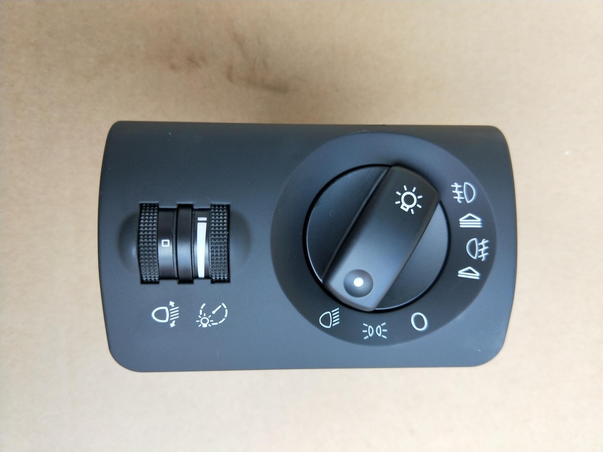PartzBiz CE: SL4B1941531F-Headlight Switch SL4B1941531F PartzBiz CE: SL4B1941531F-Headlight Switch SL4B1941531F